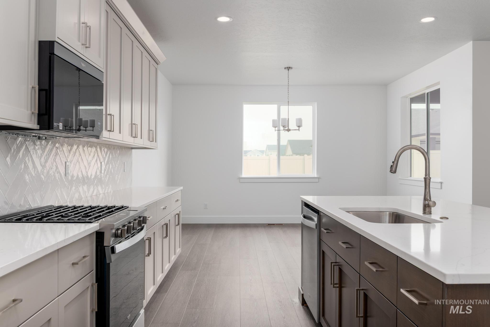 6218 W Snow Currant St, Meridian, Idaho 83646, 3 Bedrooms, 2 Bathrooms, Residential For Sale, Price $559,000,MLS 98996443