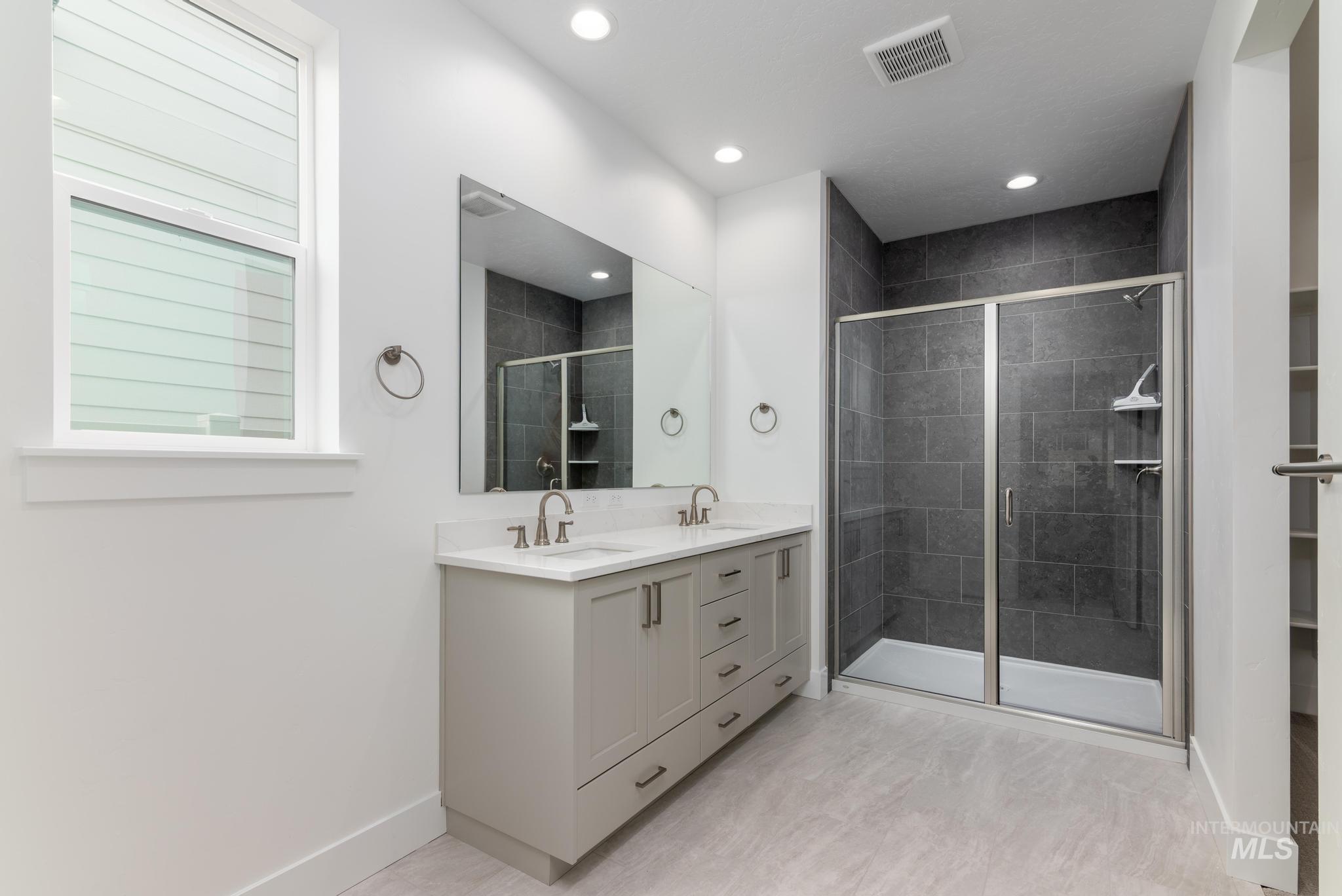 6218 W Snow Currant St, Meridian, Idaho 83646, 3 Bedrooms, 2 Bathrooms, Residential For Sale, Price $559,000,MLS 98996443