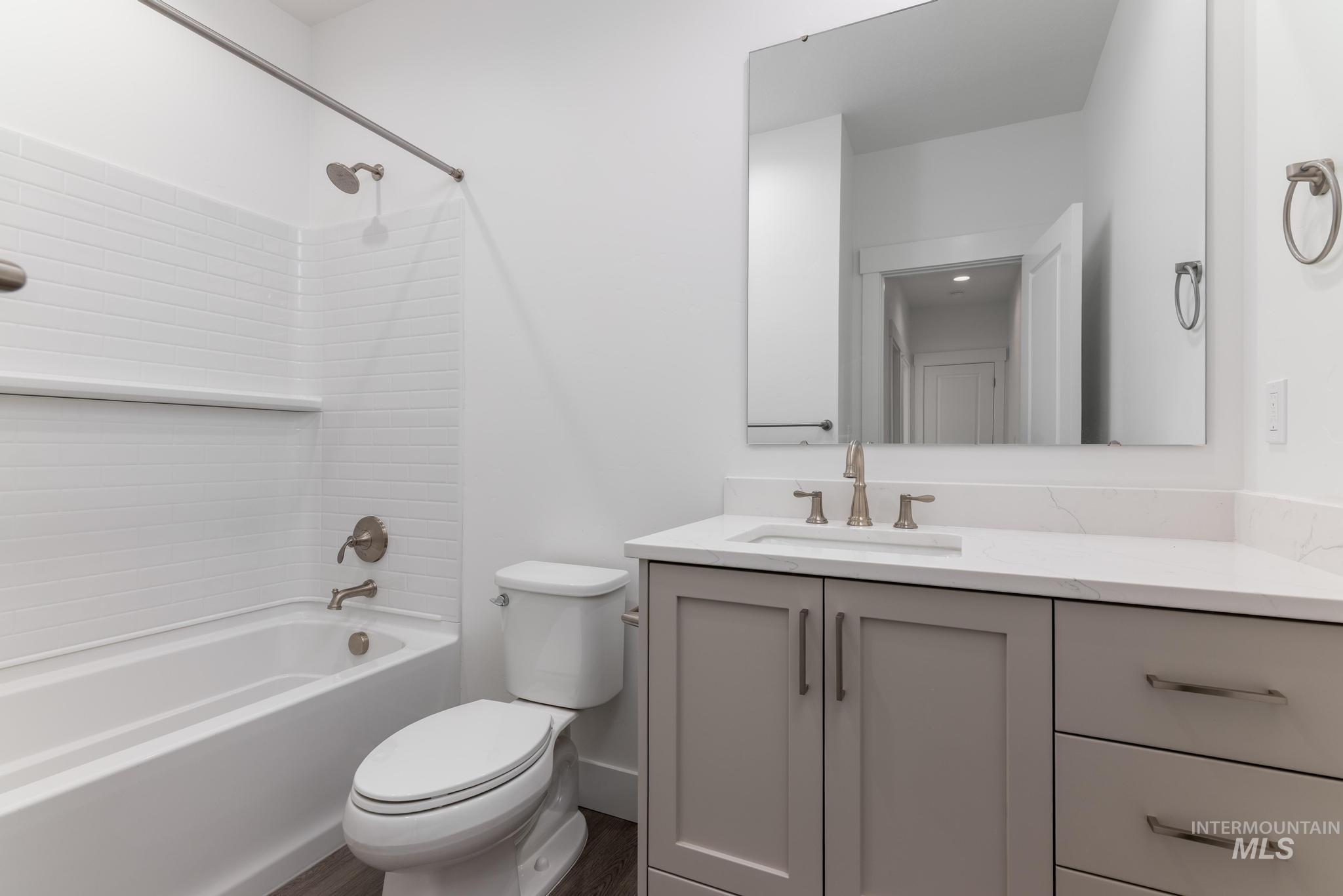 6218 W Snow Currant St, Meridian, Idaho 83646, 3 Bedrooms, 2 Bathrooms, Residential For Sale, Price $559,000,MLS 98996443