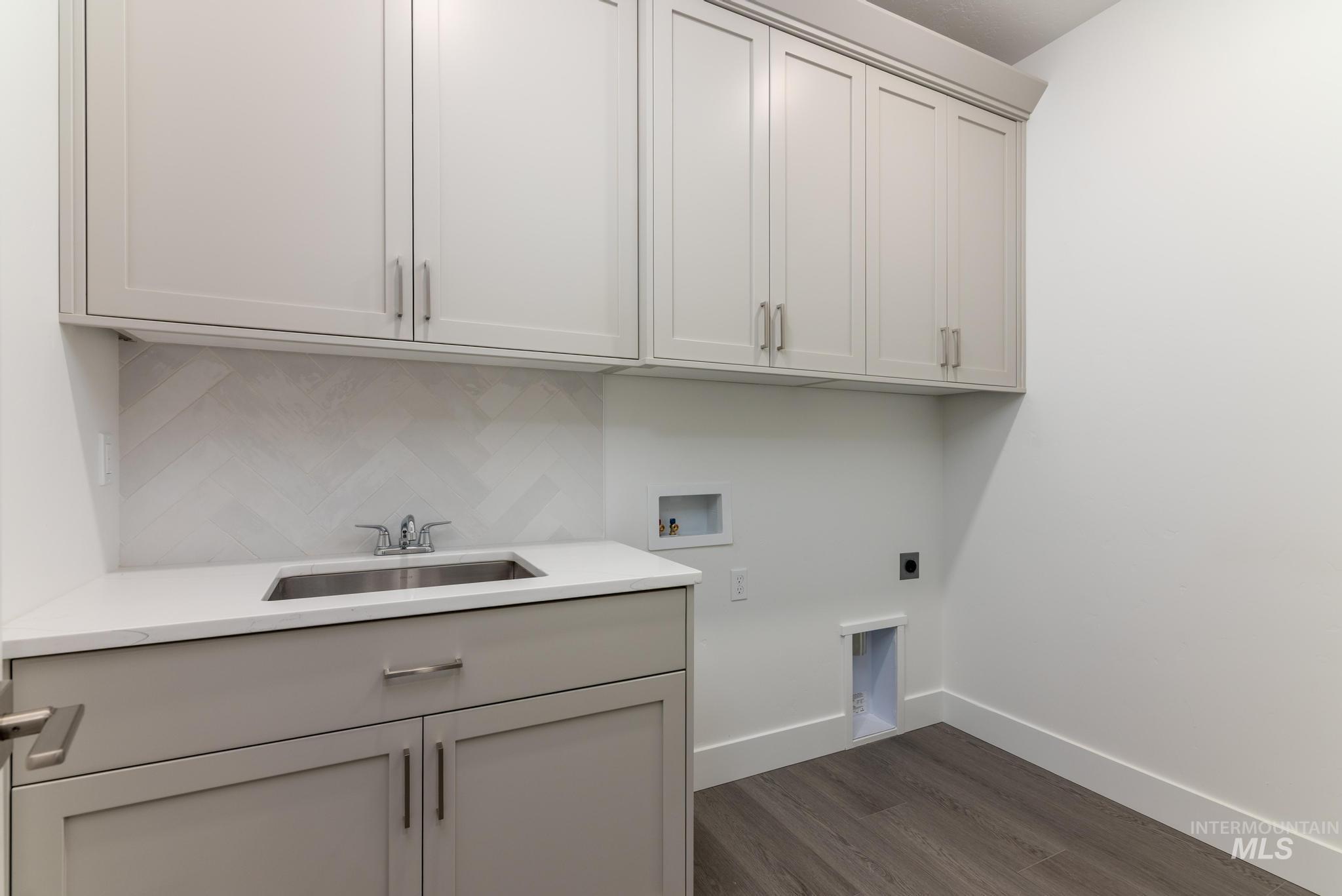6218 W Snow Currant St, Meridian, Idaho 83646, 3 Bedrooms, 2 Bathrooms, Residential For Sale, Price $559,000,MLS 98996443