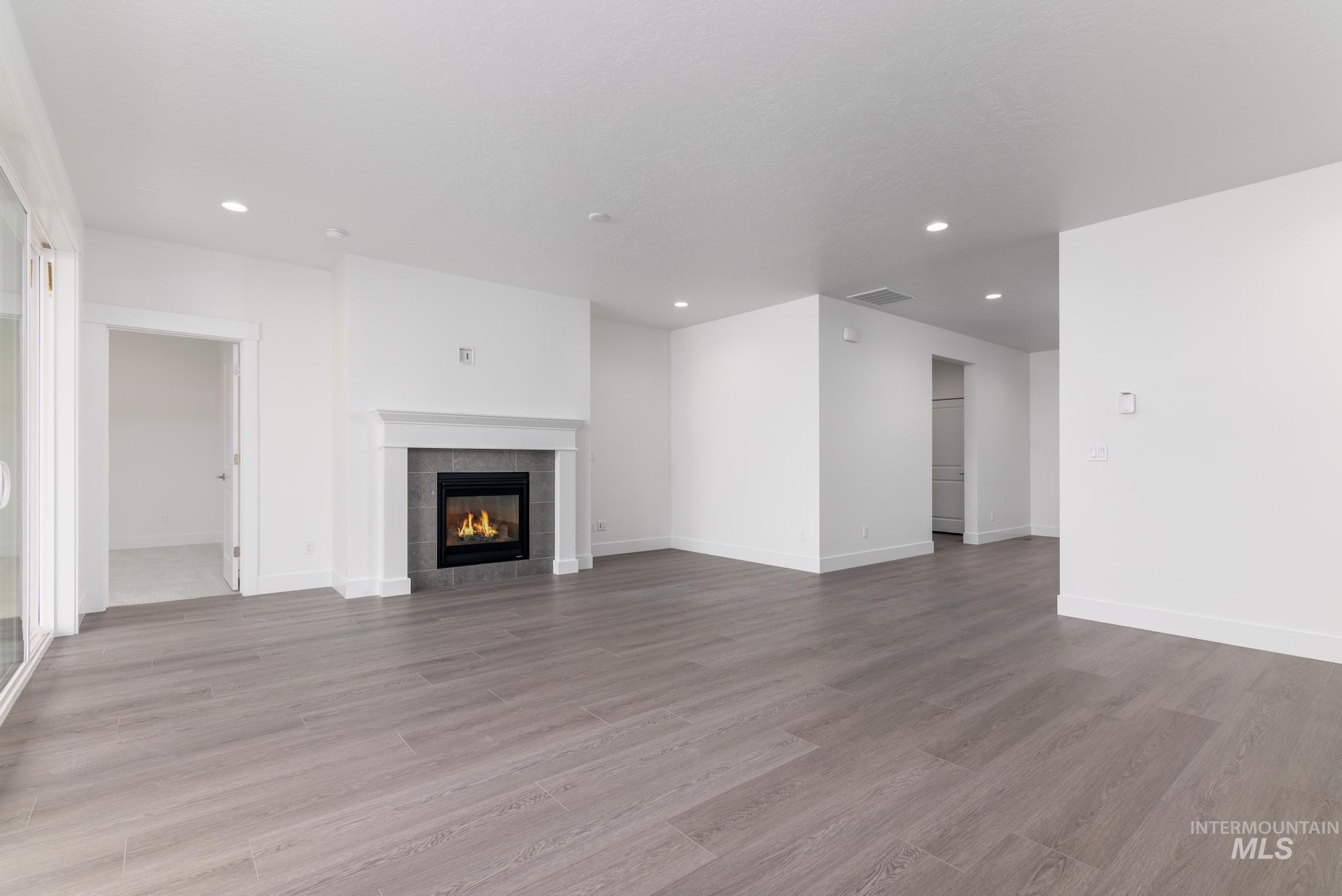 6218 W Snow Currant St, Meridian, Idaho 83646, 3 Bedrooms, 2 Bathrooms, Residential For Sale, Price $559,000,MLS 98996443