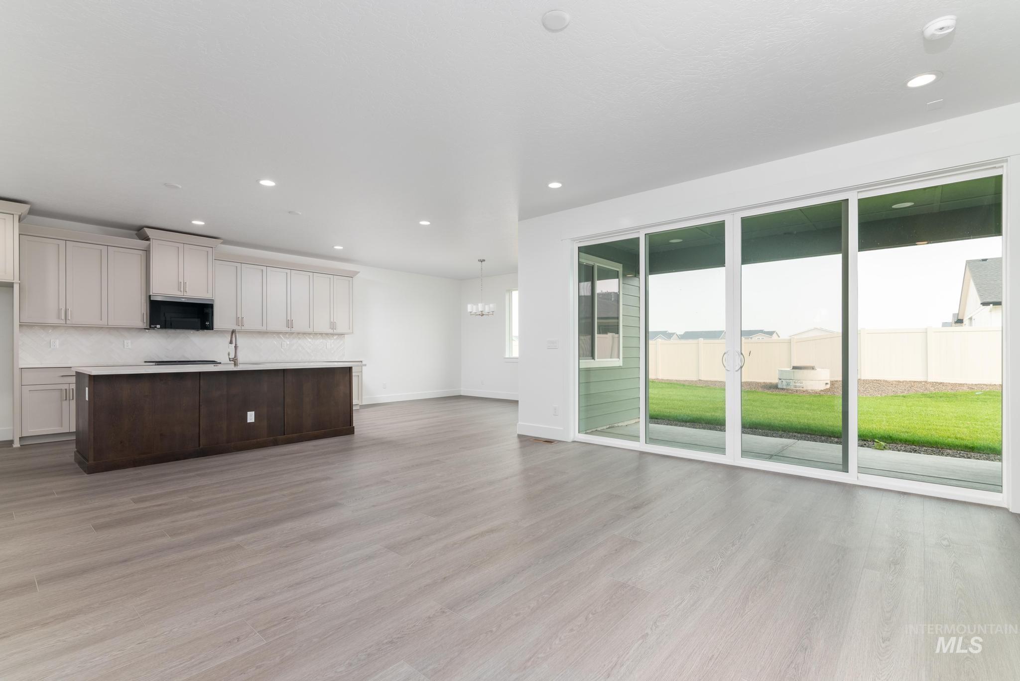 6218 W Snow Currant St, Meridian, Idaho 83646, 3 Bedrooms, 2 Bathrooms, Residential For Sale, Price $559,000,MLS 98996443