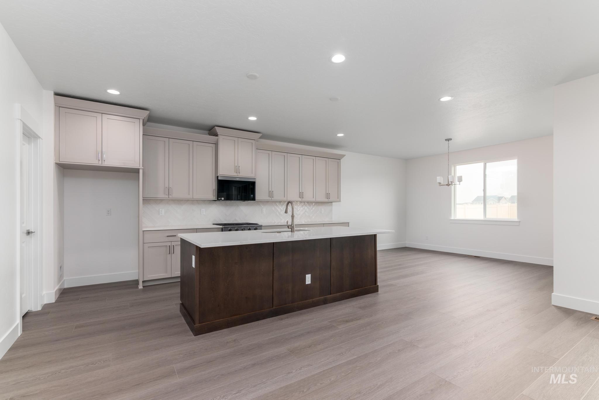 6218 W Snow Currant St, Meridian, Idaho 83646, 3 Bedrooms, 2 Bathrooms, Residential For Sale, Price $559,000,MLS 98996443