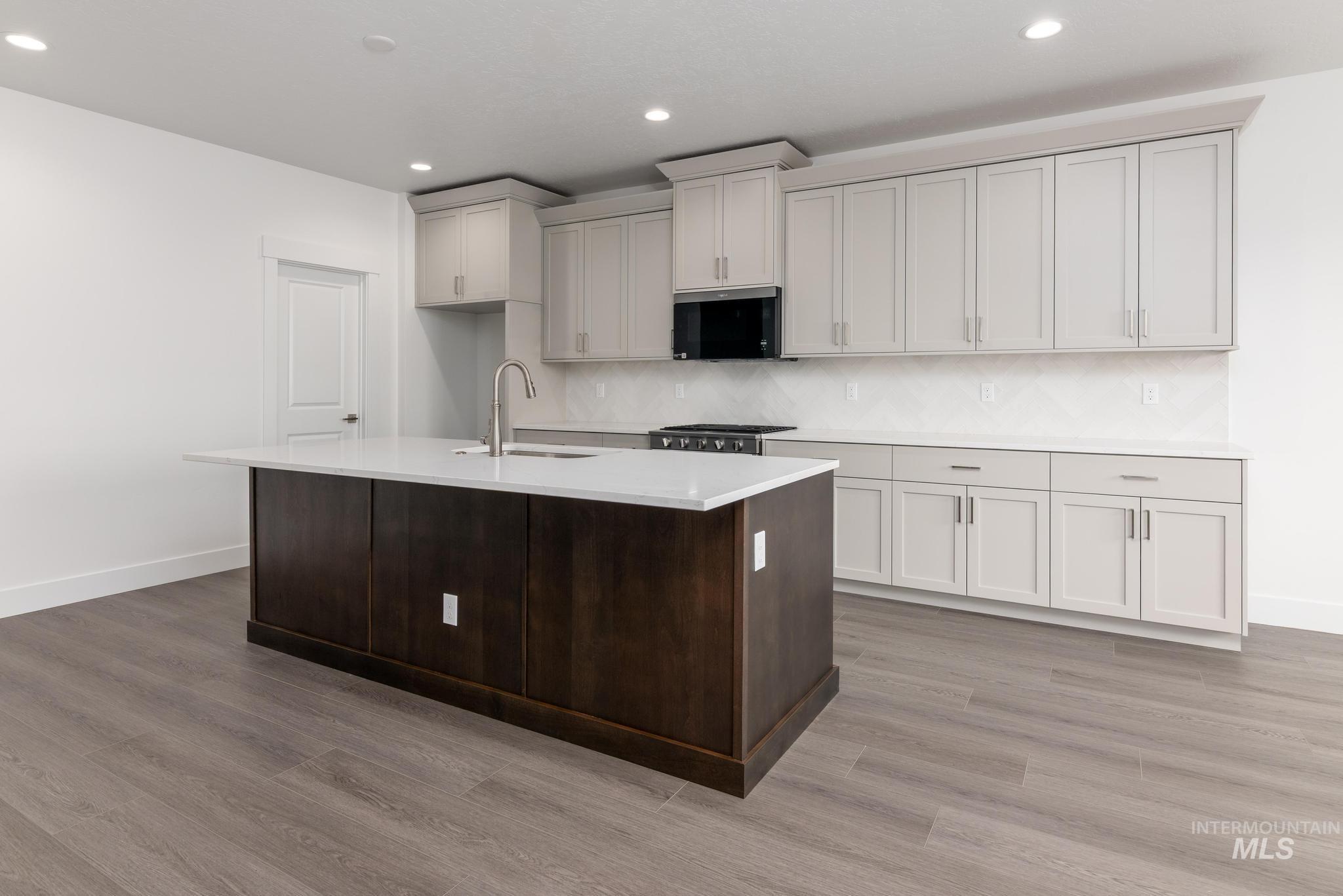 6218 W Snow Currant St, Meridian, Idaho 83646, 3 Bedrooms, 2 Bathrooms, Residential For Sale, Price $559,000,MLS 98996443