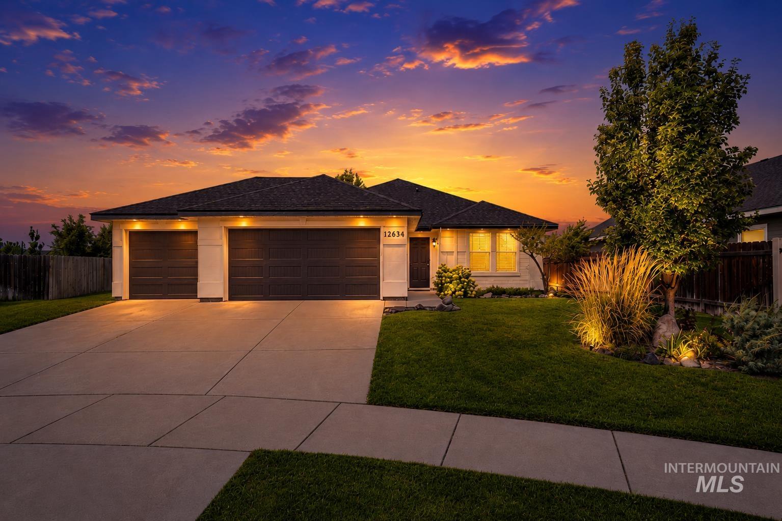 12634 W Kempshire Ct., Star, Idaho 83669, 4 Bedrooms, 2 Bathrooms, Residential For Sale, Price $450,000,MLS 98996446