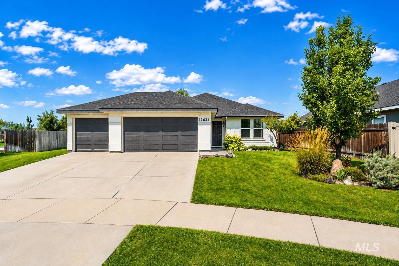 12634 W Kempshire Ct., Star, Idaho 83669, 4 Bedrooms, 2 Bathrooms, Residential For Sale, Price $450,000,MLS 98996446
