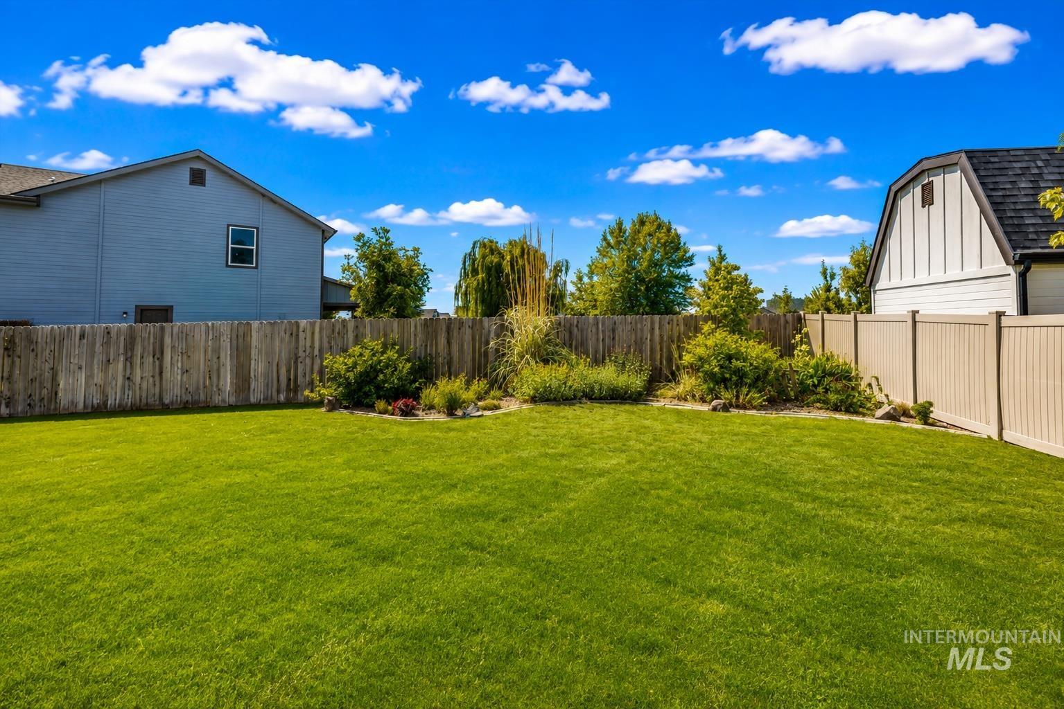 12634 W Kempshire Ct., Star, Idaho 83669, 4 Bedrooms, 2 Bathrooms, Residential For Sale, Price $450,000,MLS 98996446
