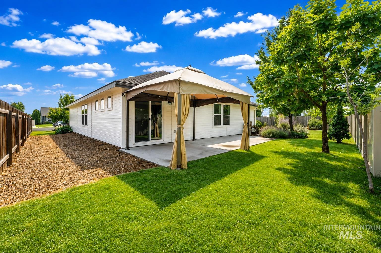 12634 W Kempshire Ct., Star, Idaho 83669, 4 Bedrooms, 2 Bathrooms, Residential For Sale, Price $450,000,MLS 98996446