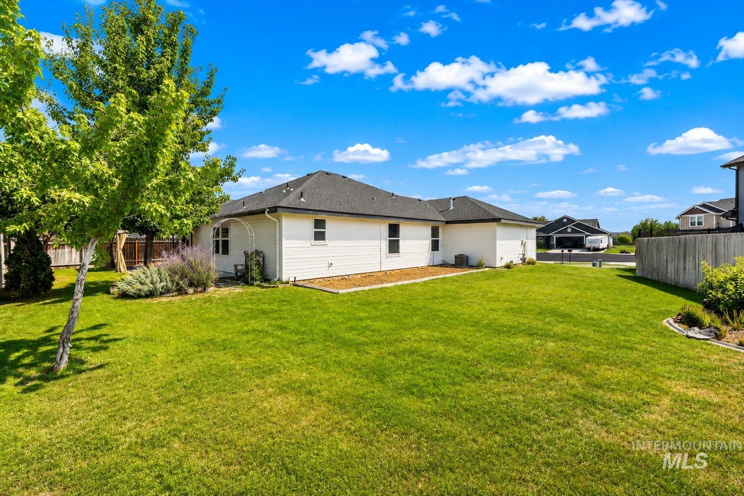 12634 W Kempshire Ct., Star, Idaho 83669, 4 Bedrooms, 2 Bathrooms, Residential For Sale, Price $450,000,MLS 98996446