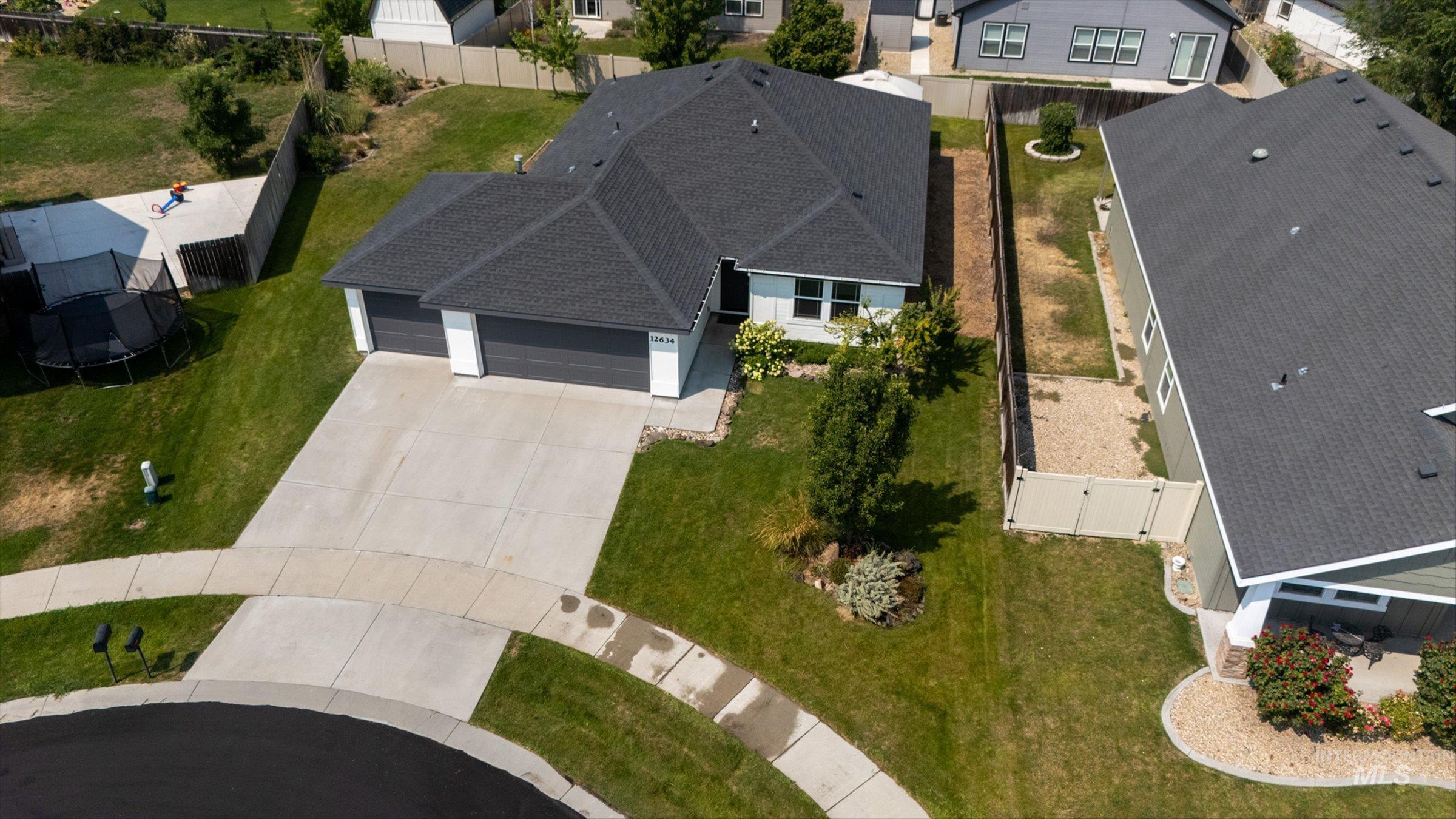 12634 W Kempshire Ct., Star, Idaho 83669, 4 Bedrooms, 2 Bathrooms, Residential For Sale, Price $450,000,MLS 98996446