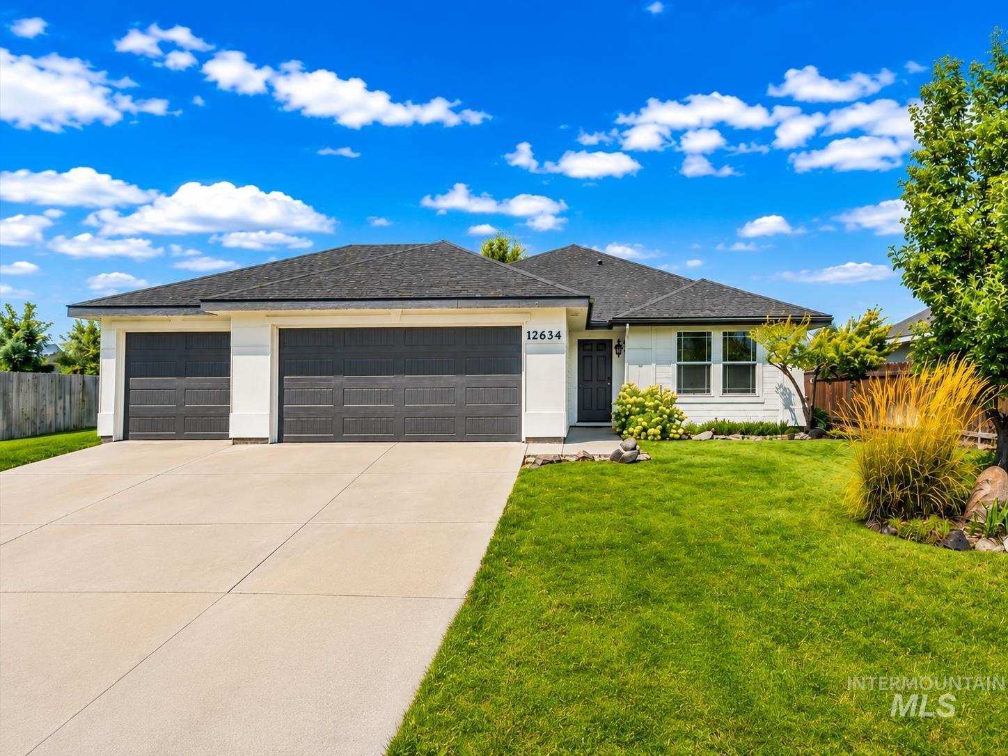 12634 W Kempshire Ct., Star, Idaho 83669, 4 Bedrooms, 2 Bathrooms, Residential For Sale, Price $450,000,MLS 98996446