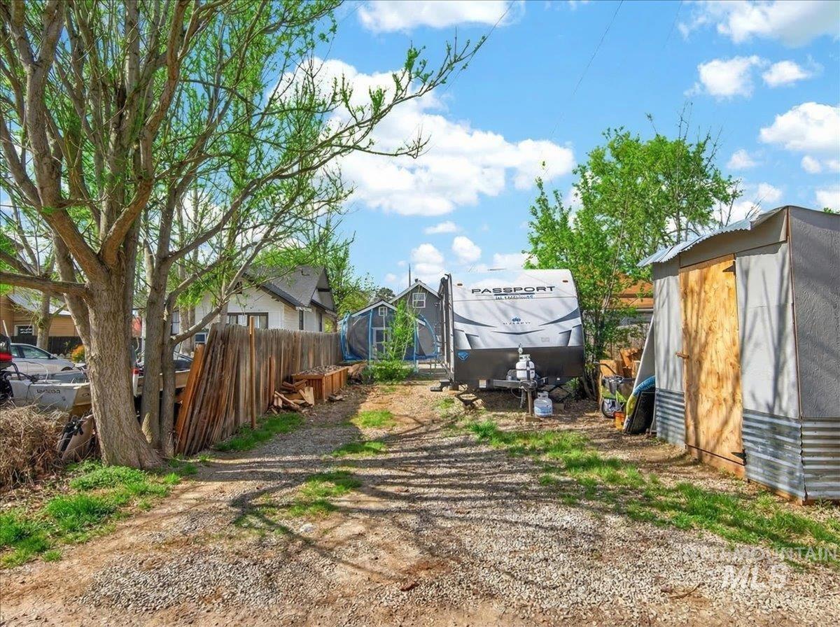 722 S Washington, Emmett, Idaho 83617, 2 Bedrooms, 1 Bathroom, Residential For Sale, Price $249,900, 98996450