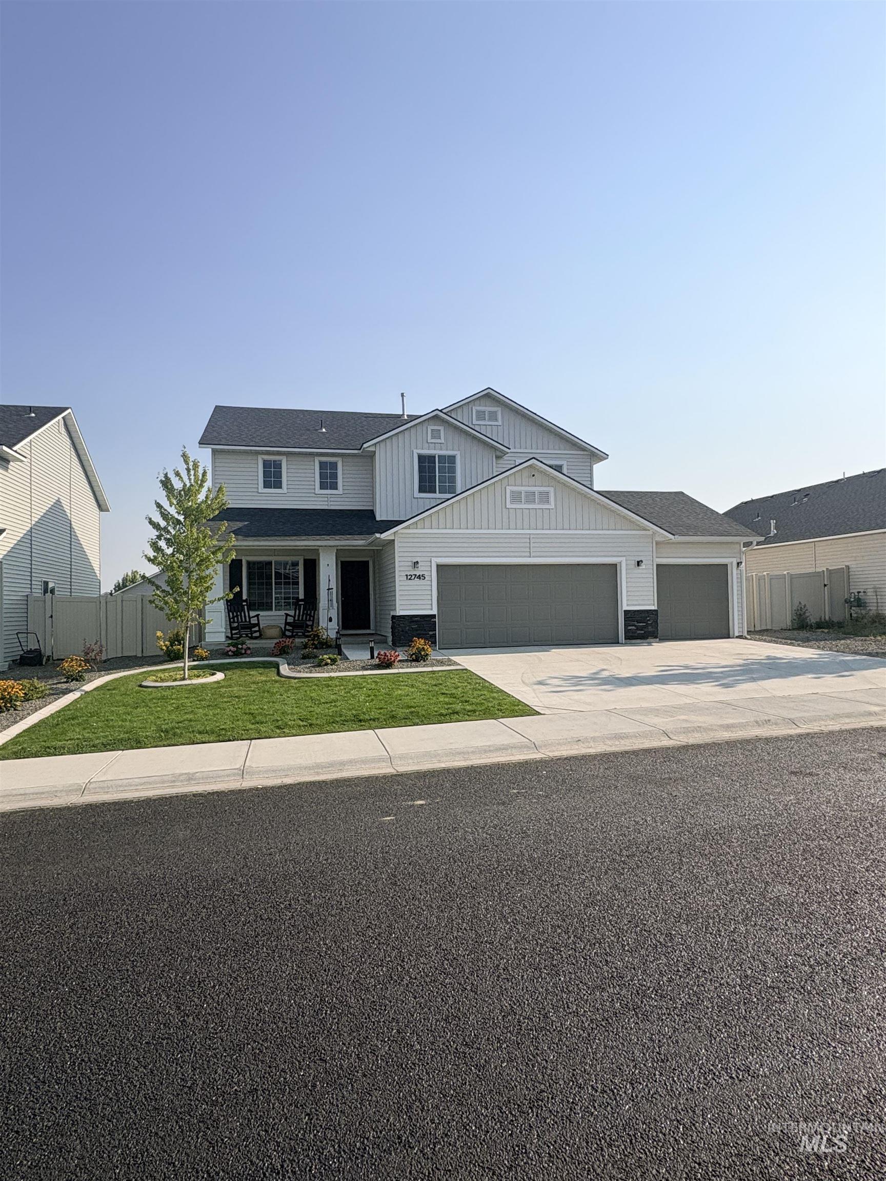 12745 Ashfield, Caldwell, Idaho 83607, 4 Bedrooms, 2.5 Bathrooms, Residential For Sale, Price $475,000,MLS 98996453