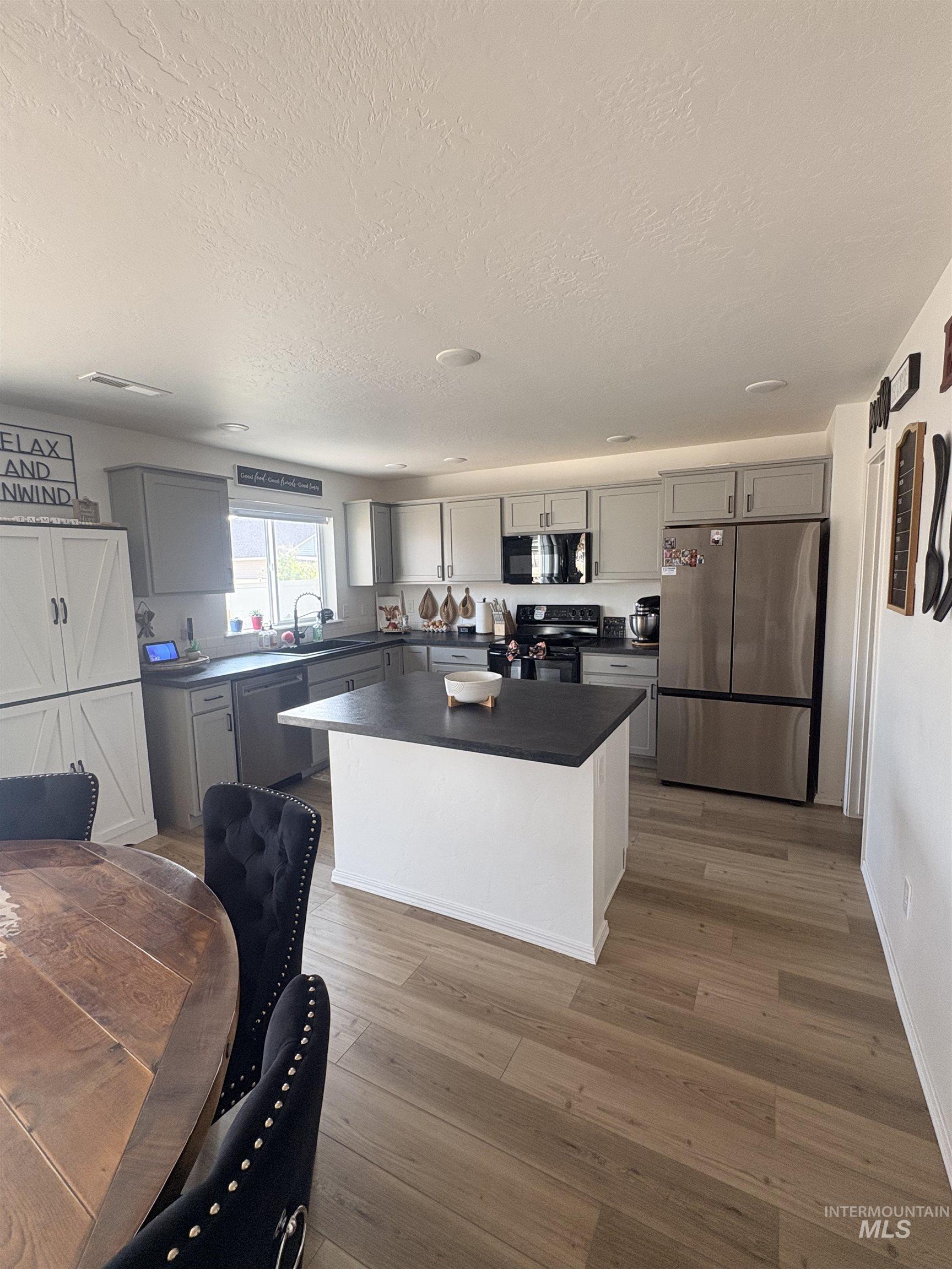 12745 Ashfield, Caldwell, Idaho 83607, 4 Bedrooms, 2.5 Bathrooms, Residential For Sale, Price $475,000,MLS 98996453