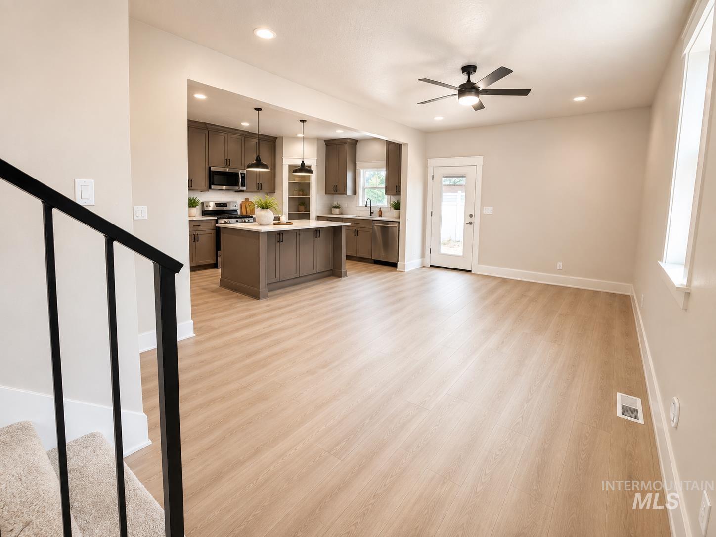 11663 W Endsley Ln, Star, Idaho 83669, 4 Bedrooms, 2.5 Bathrooms, Residential For Sale, Price $554,800,MLS 98996454