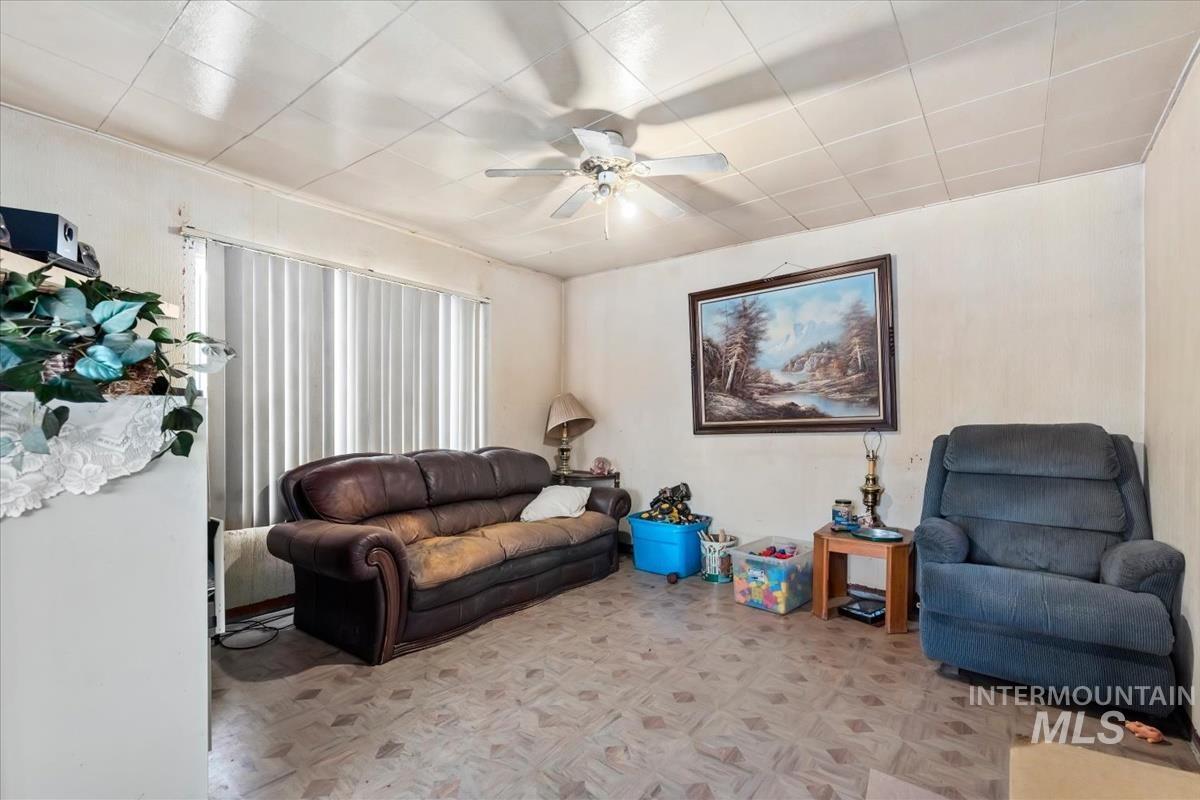 403 S Wardwell Ave, Emmett, Idaho 83617, 3 Bedrooms, 1 Bathroom, Residential For Sale, Price $224,900, 98996455