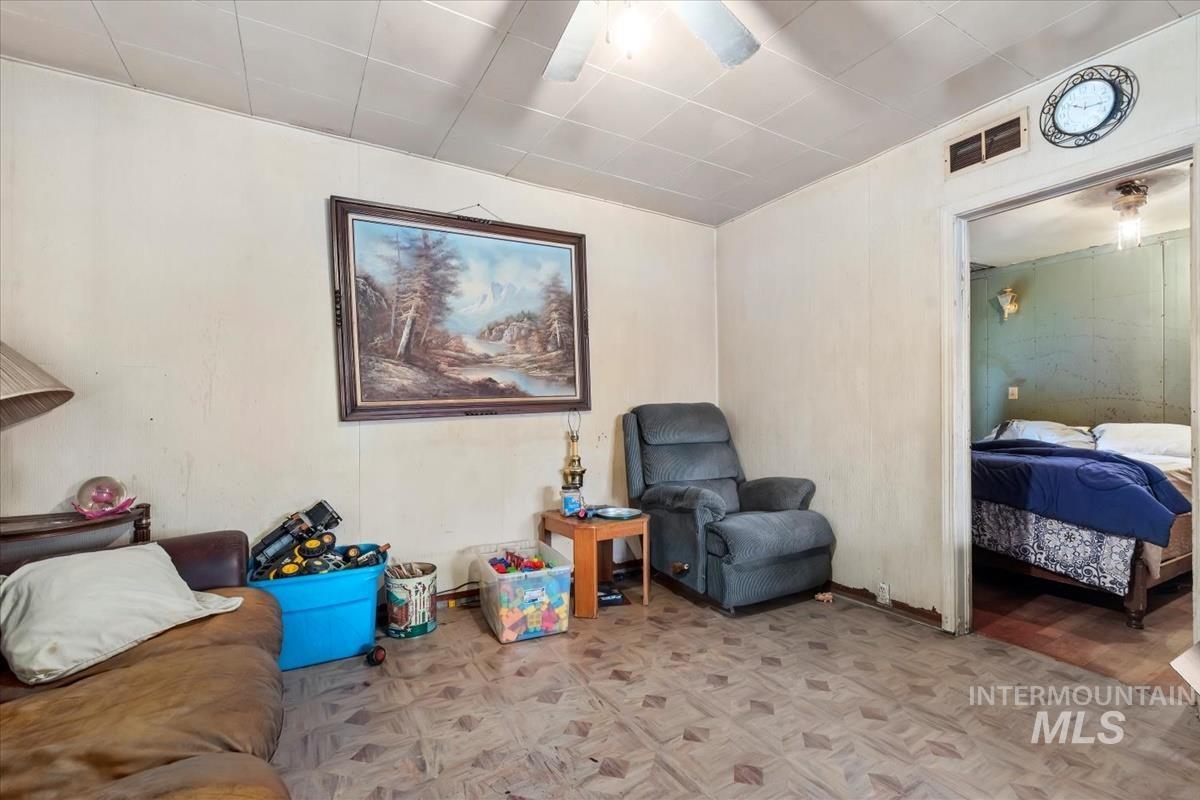 403 S Wardwell Ave, Emmett, Idaho 83617, 3 Bedrooms, 1 Bathroom, Residential For Sale, Price $224,900, 98996455