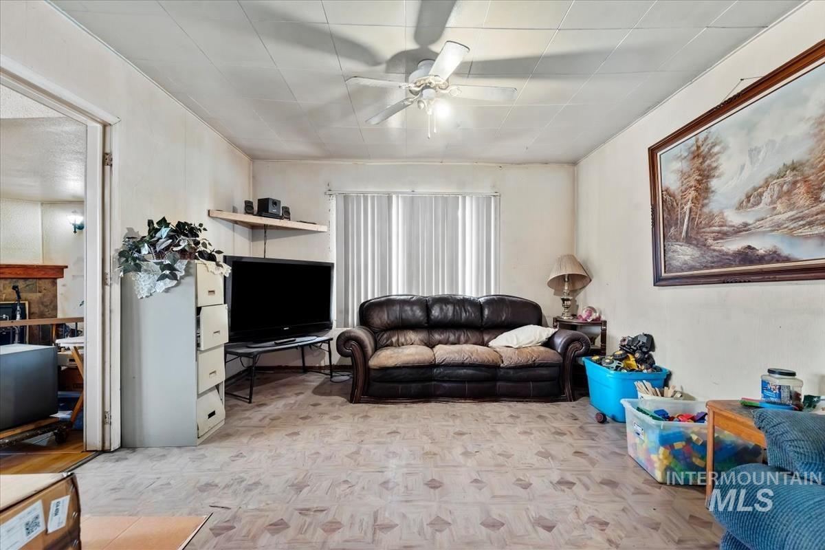 403 S Wardwell Ave, Emmett, Idaho 83617, 3 Bedrooms, 1 Bathroom, Residential For Sale, Price $224,900, 98996455