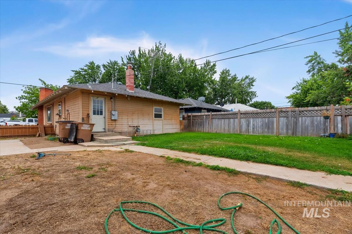 403 S Wardwell Ave, Emmett, Idaho 83617, 3 Bedrooms, 1 Bathroom, Residential For Sale, Price $224,900, 98996455