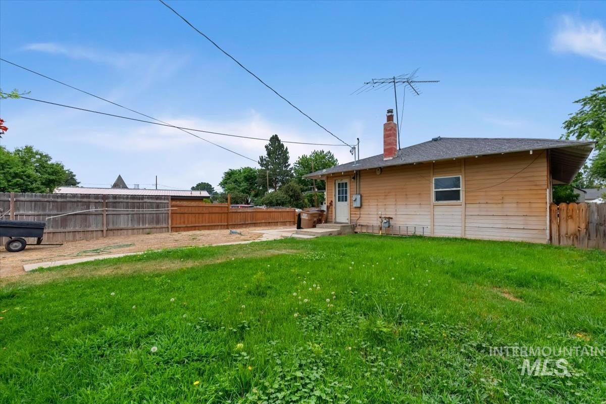 403 S Wardwell Ave, Emmett, Idaho 83617, 3 Bedrooms, 1 Bathroom, Residential For Sale, Price $224,900, 98996455