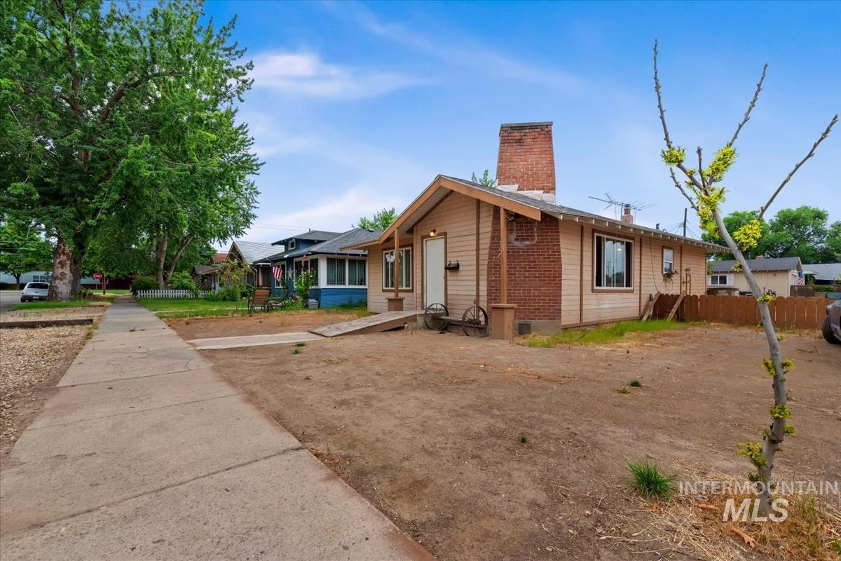 403 S Wardwell Ave, Emmett, Idaho 83617, 3 Bedrooms, 1 Bathroom, Residential For Sale, Price $224,900, 98996455