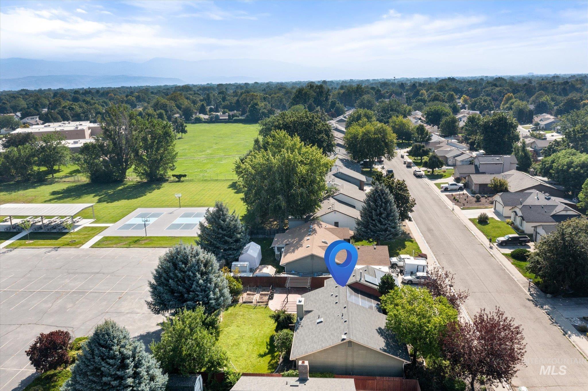 12086 W Ramrod Dr, Boise, Idaho 83713, 4 Bedrooms, 2.5 Bathrooms, Residential For Sale, Price $500,000,MLS 98996460