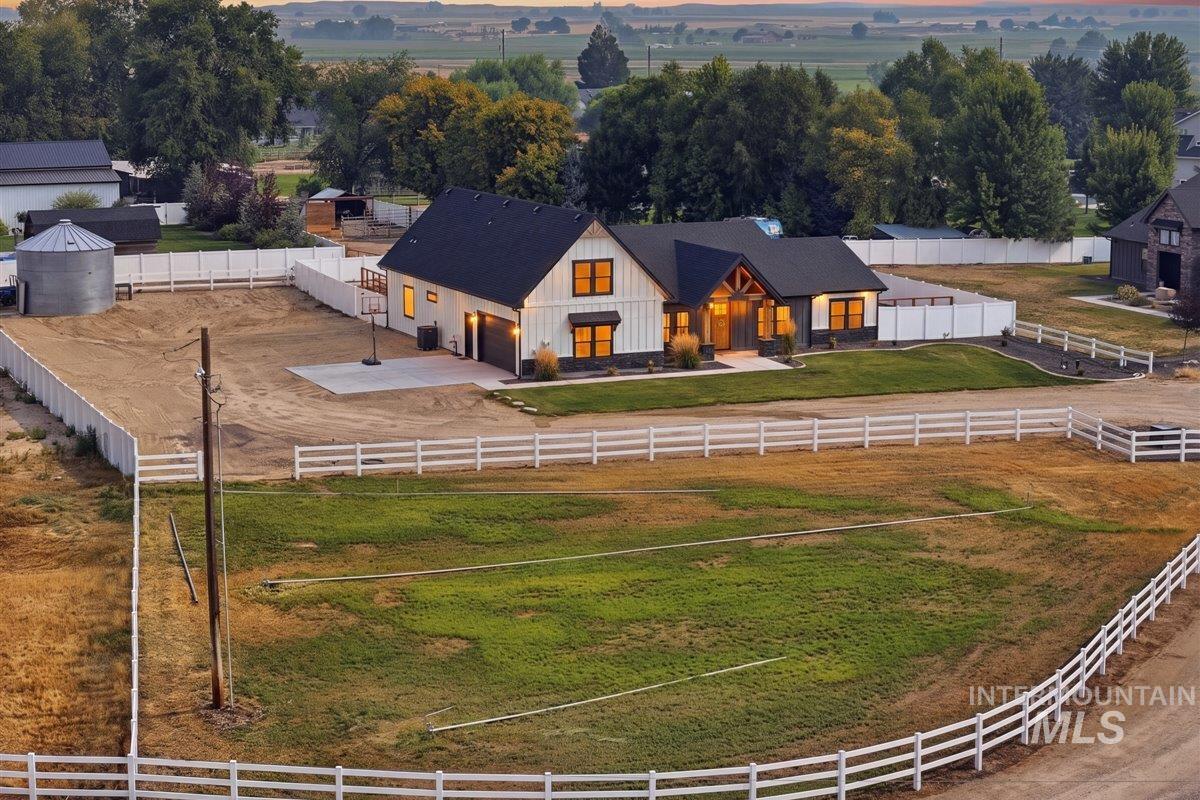 13958 Raptor Ln, Caldwell, Idaho 83607, 5 Bedrooms, 3.5 Bathrooms, Residential For Sale, Price $1,175,000,MLS 98996461