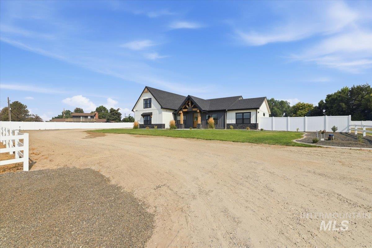 13958 Raptor Ln, Caldwell, Idaho 83607, 5 Bedrooms, 3.5 Bathrooms, Residential For Sale, Price $1,175,000,MLS 98996461