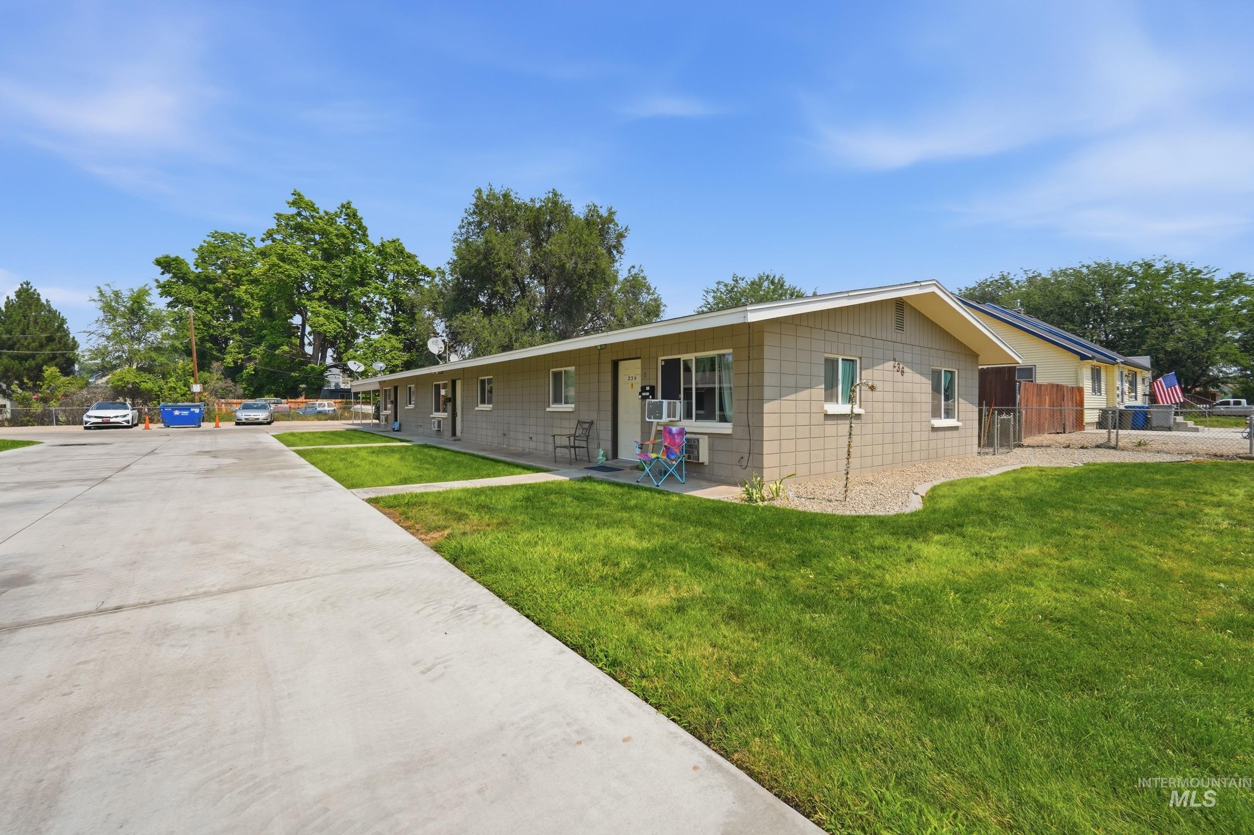 236 High st, Nampa, Idaho 83651, 2 Bedrooms, 1 Bathroom, Residential Income For Sale, Price $485,000,MLS 98996463