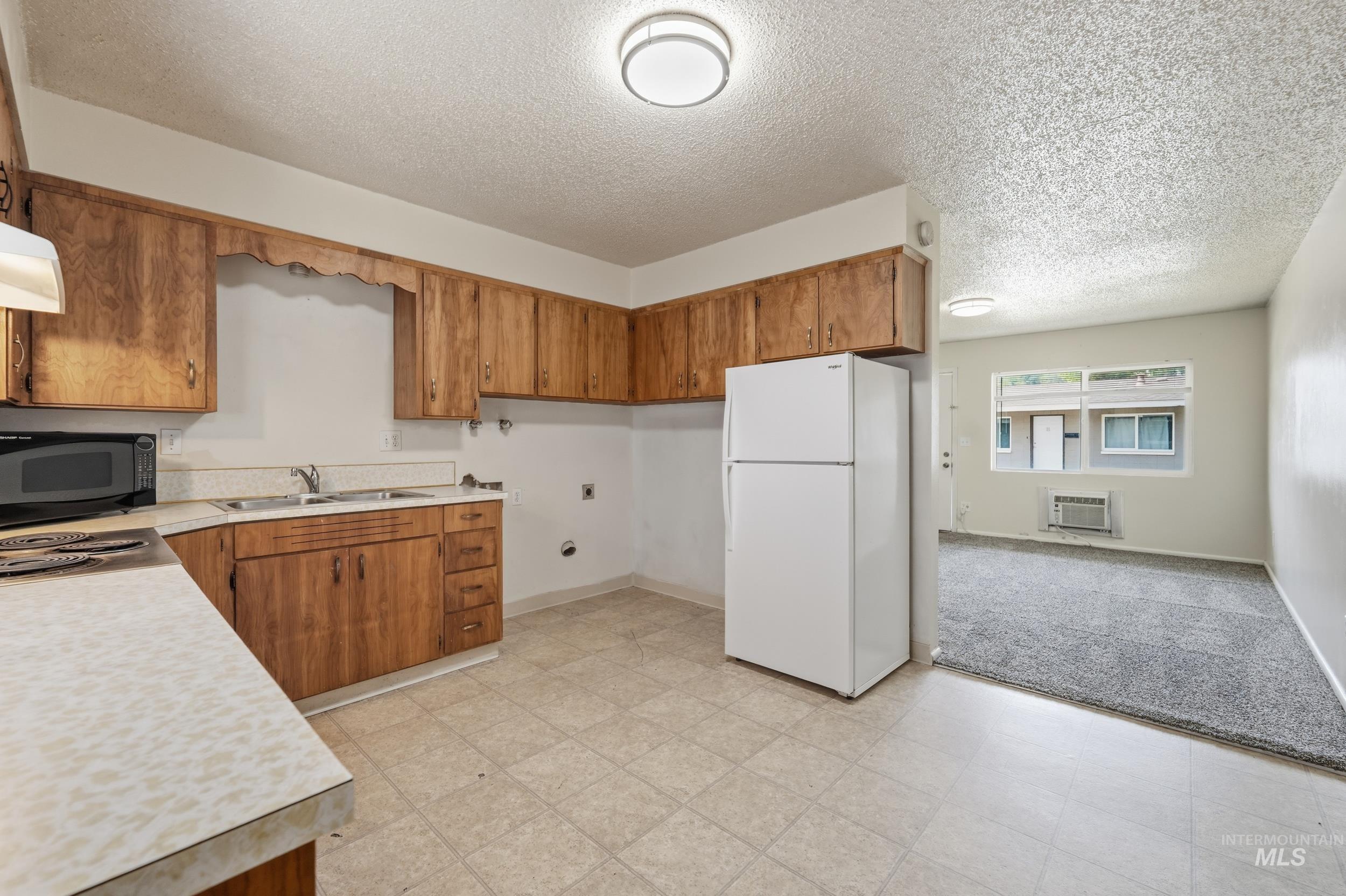 236 High st, Nampa, Idaho 83651, 2 Bedrooms, 1 Bathroom, Residential Income For Sale, Price $485,000,MLS 98996463