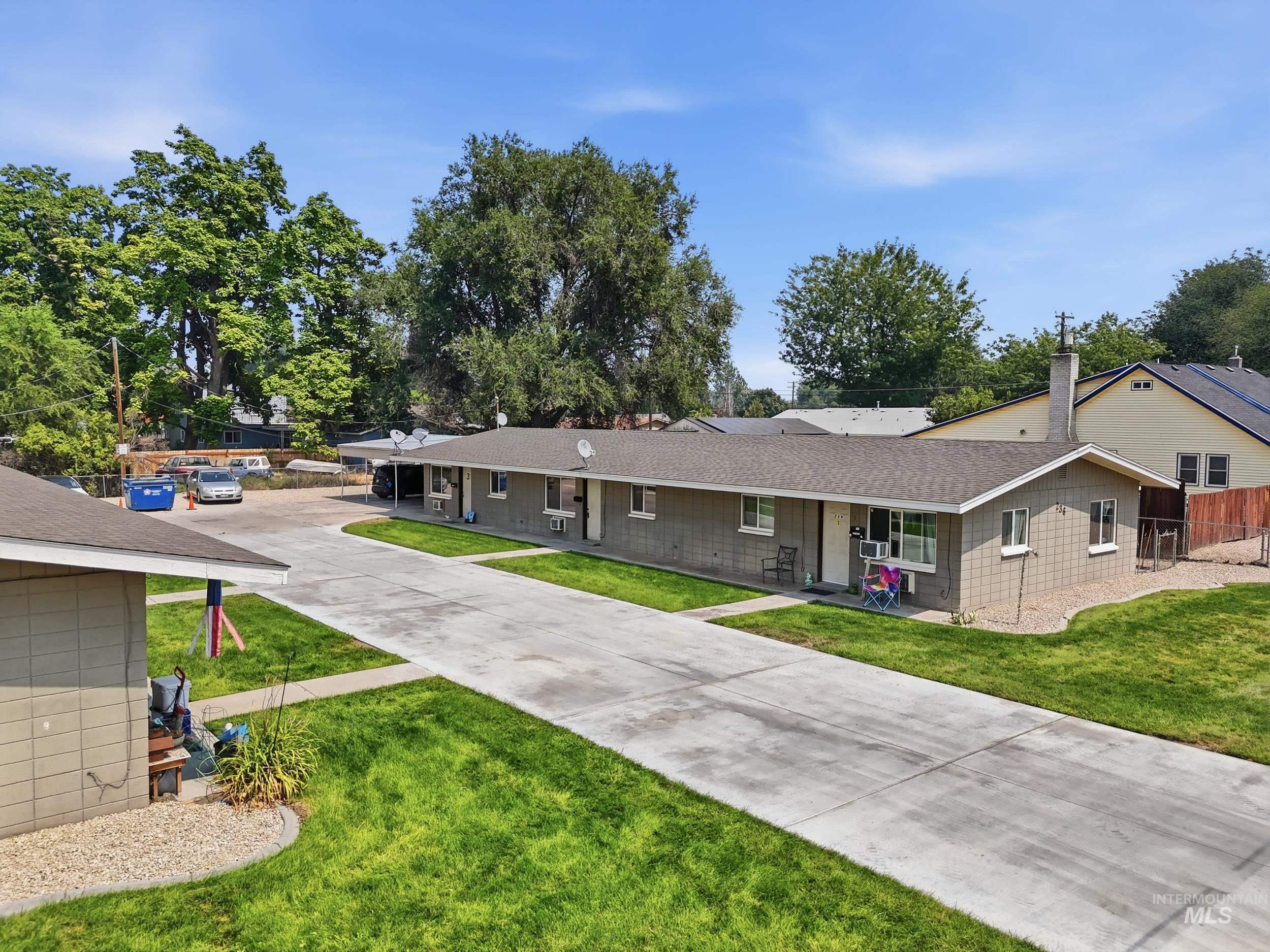 236 High st, Nampa, Idaho 83651, 2 Bedrooms, 1 Bathroom, Residential Income For Sale, Price $485,000,MLS 98996463