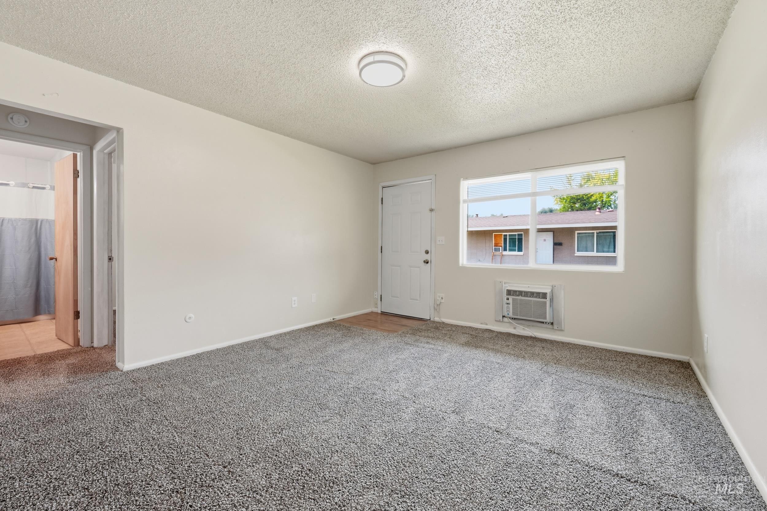 236 High st, Nampa, Idaho 83651, 2 Bedrooms, 1 Bathroom, Residential Income For Sale, Price $485,000,MLS 98996463