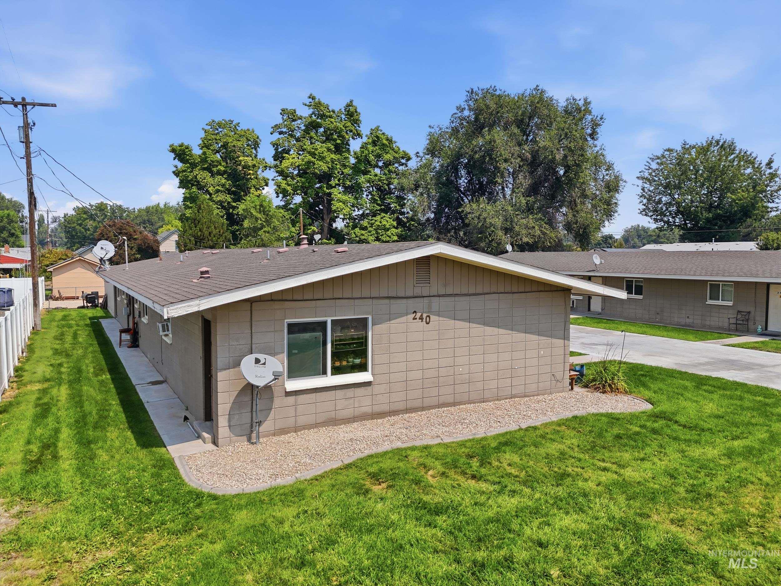 240 High st, Nampa, Idaho 83651, 2 Bedrooms, 1 Bathroom, Residential Income For Sale, Price $479,900,MLS 98996464