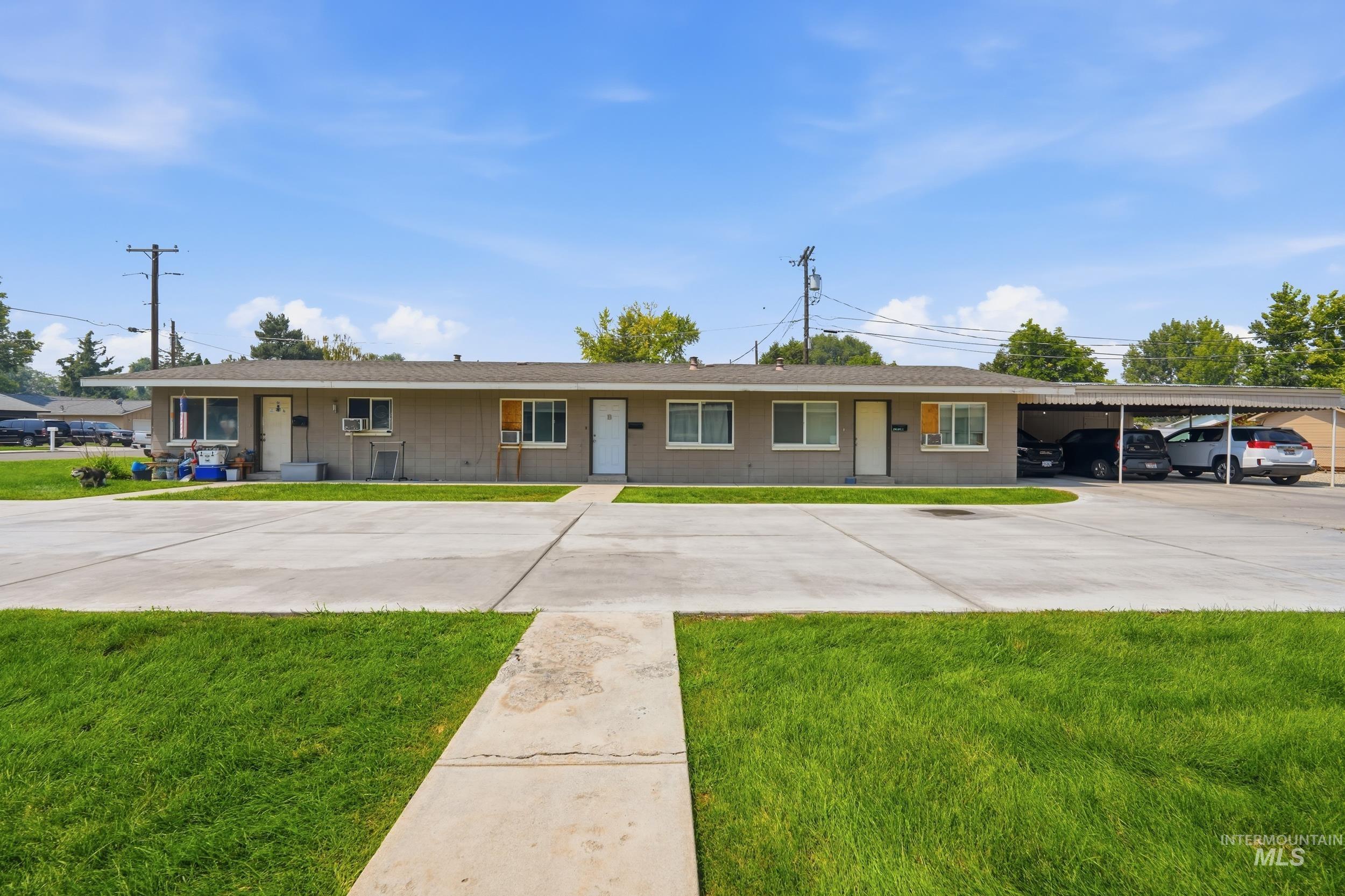 240 High st, Nampa, Idaho 83651, 2 Bedrooms, 1 Bathroom, Residential Income For Sale, Price $479,900,MLS 98996464