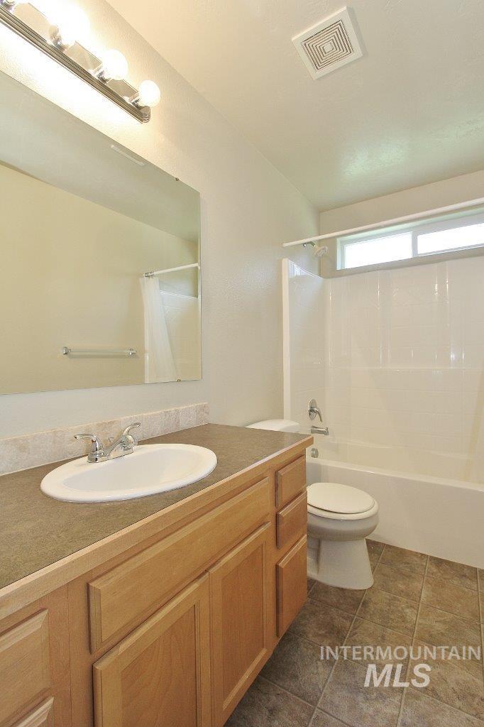 9138 S Red Delicious, Kuna, Idaho 83634, 4 Bedrooms, 3 Bathrooms, Residential For Sale, Price $509,000, 98996467