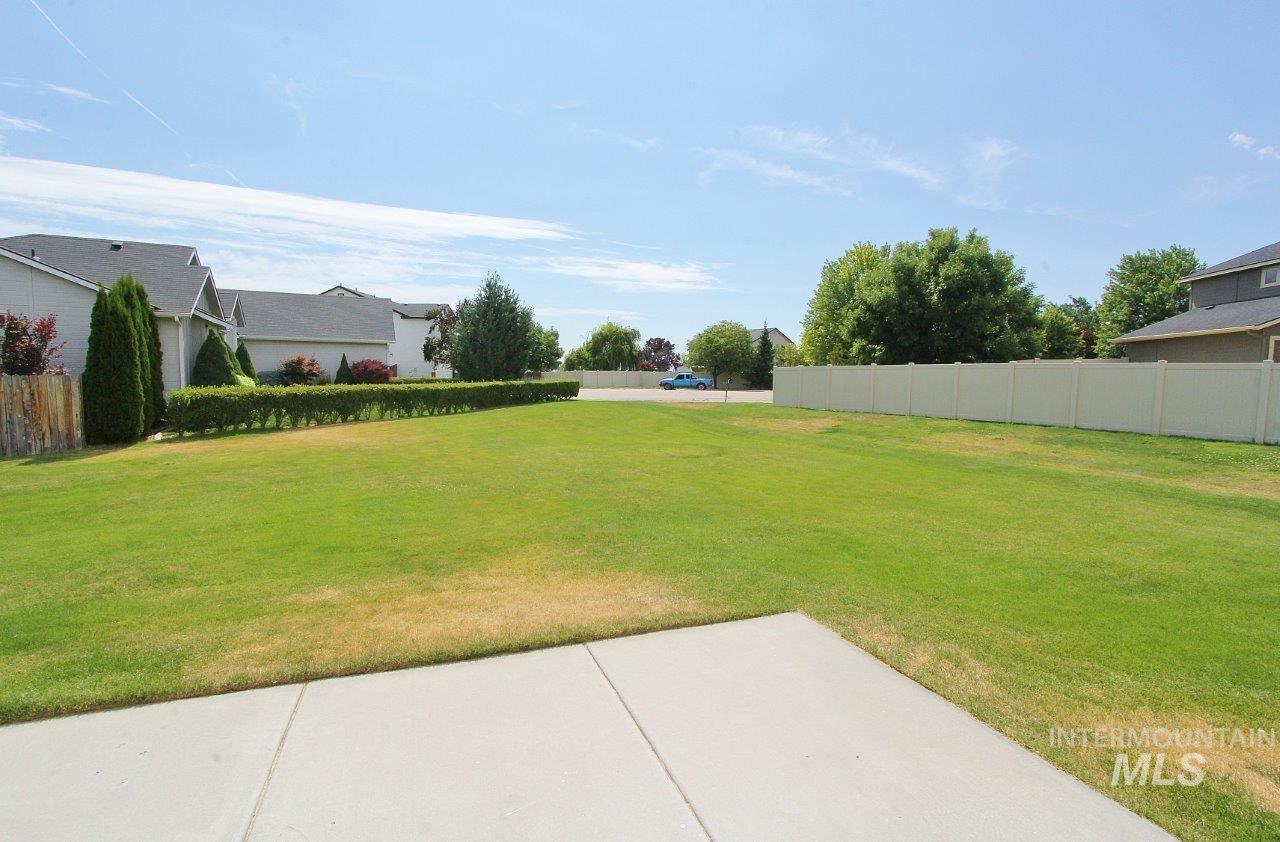 9138 S Red Delicious, Kuna, Idaho 83634, 4 Bedrooms, 3 Bathrooms, Residential For Sale, Price $509,000, 98996467