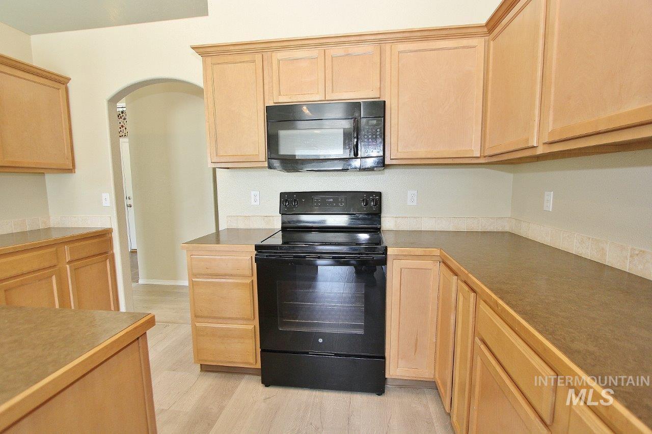 9138 S Red Delicious, Kuna, Idaho 83634, 4 Bedrooms, 3 Bathrooms, Residential For Sale, Price $509,000, 98996467