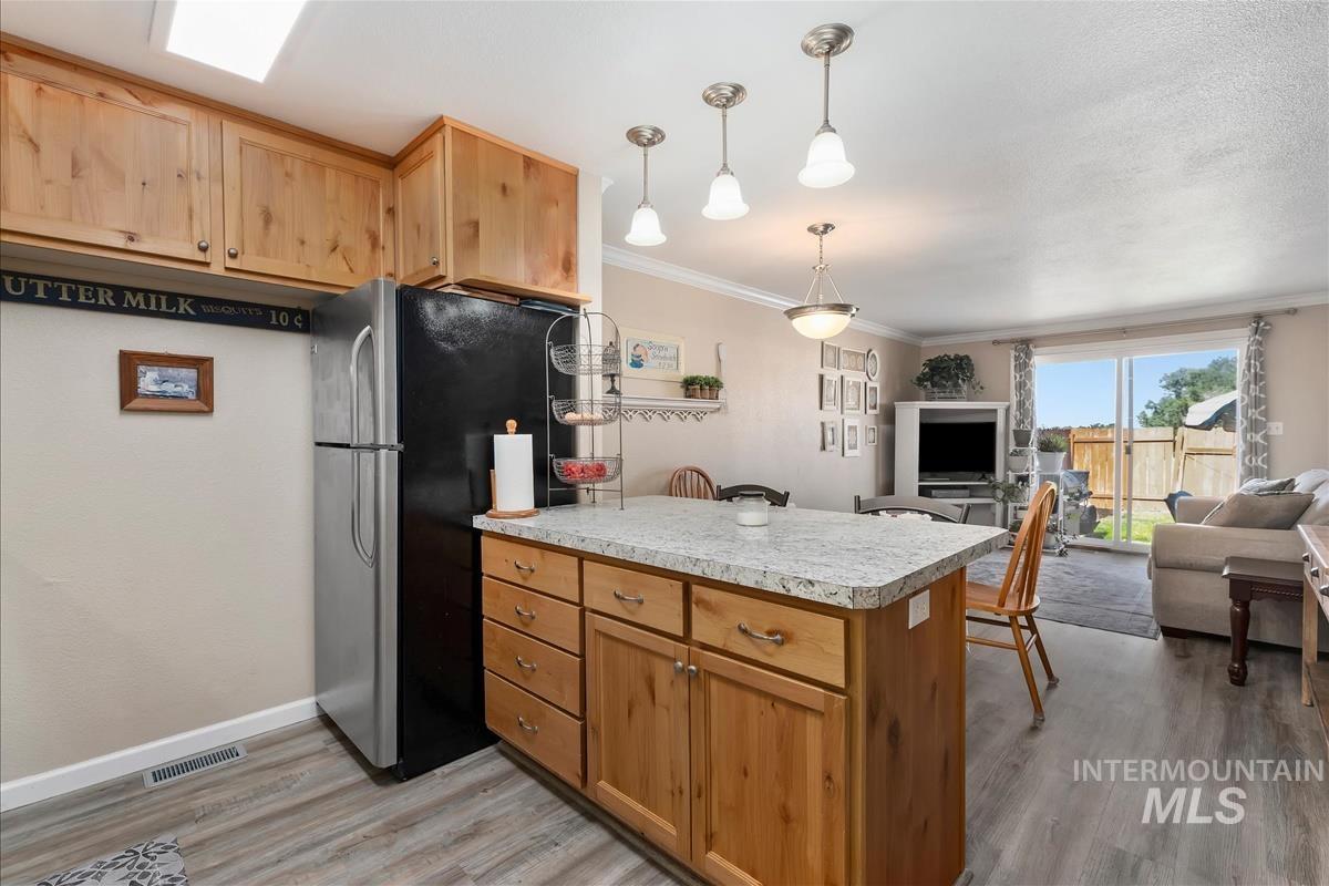 10560 W Fox Ridge Dr, Boise, Idaho 83709, 2 Bedrooms, 1 Bathroom, Residential For Sale, Price $329,900, 98996469