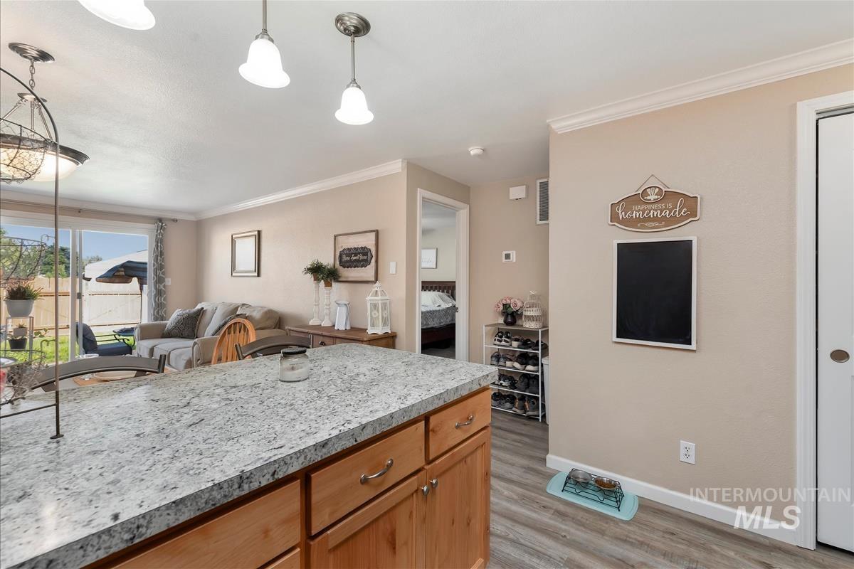 10560 W Fox Ridge Dr, Boise, Idaho 83709, 2 Bedrooms, 1 Bathroom, Residential For Sale, Price $316,900,MLS 98996469