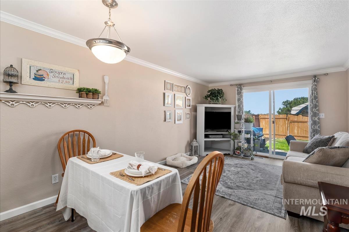 10560 W Fox Ridge Dr, Boise, Idaho 83709, 2 Bedrooms, 1 Bathroom, Residential For Sale, Price $316,900,MLS 98996469