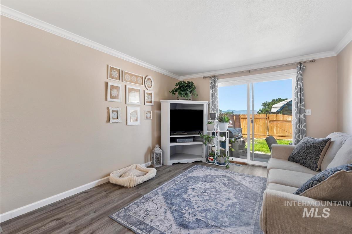 10560 W Fox Ridge Dr, Boise, Idaho 83709, 2 Bedrooms, 1 Bathroom, Residential For Sale, Price $316,900,MLS 98996469