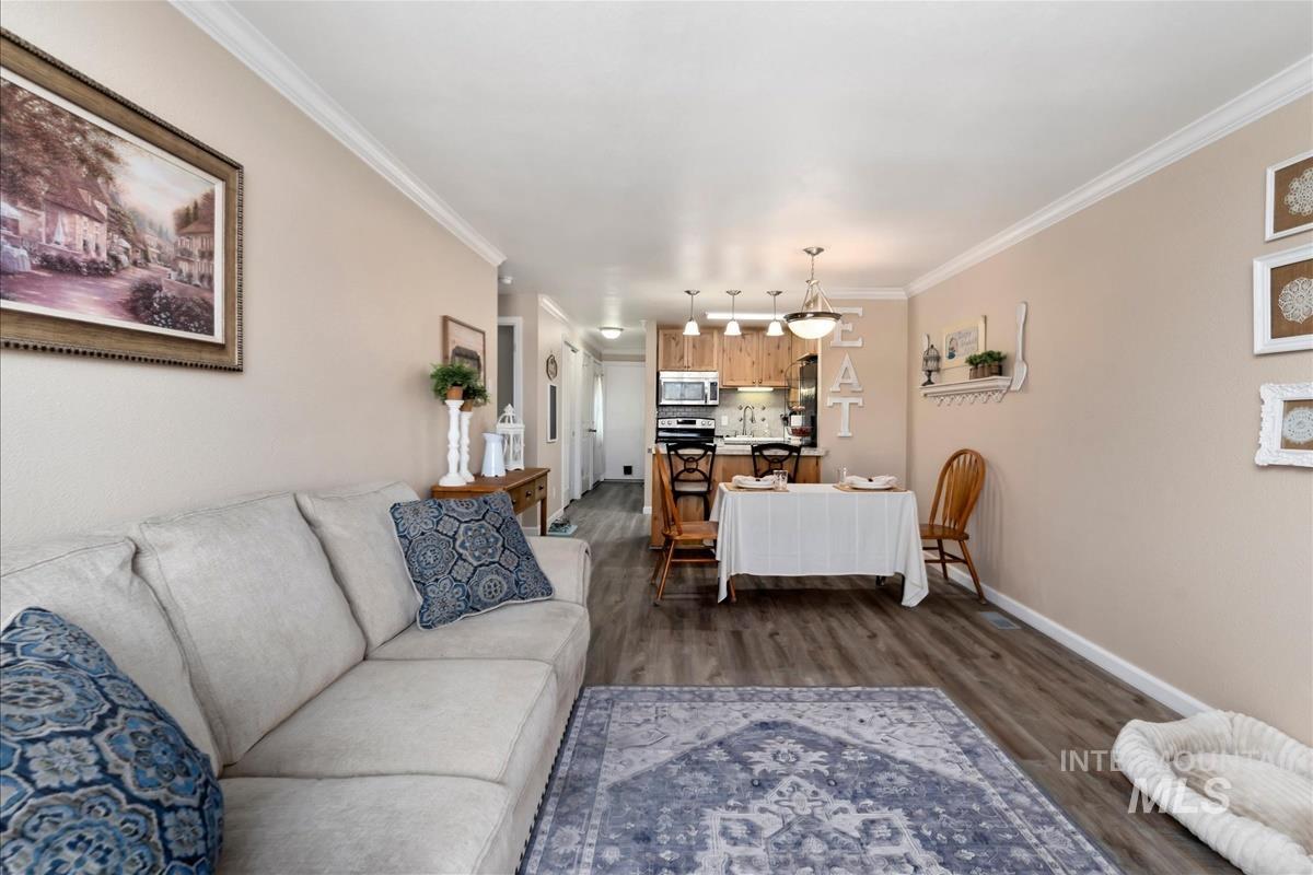 10560 W Fox Ridge Dr, Boise, Idaho 83709, 2 Bedrooms, 1 Bathroom, Residential For Sale, Price $316,900,MLS 98996469