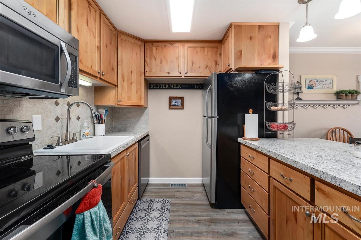 10560 W Fox Ridge Dr, Boise, Idaho 83709, 2 Bedrooms, 1 Bathroom, Residential For Sale, Price $316,900,MLS 98996469