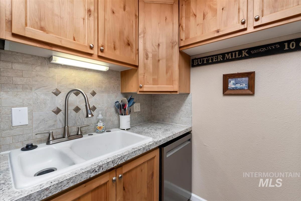 10560 W Fox Ridge Dr, Boise, Idaho 83709, 2 Bedrooms, 1 Bathroom, Residential For Sale, Price $316,900,MLS 98996469