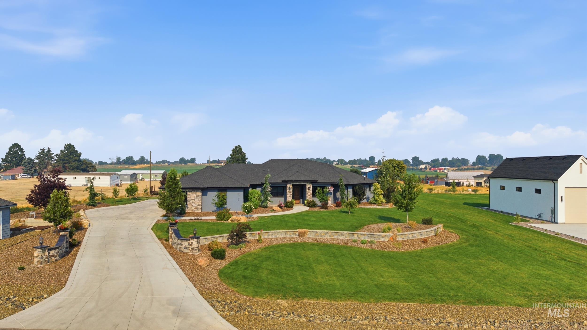 25498 Havard Oak Pl, Caldwell, Idaho 83607, 4 Bedrooms, 2.5 Bathrooms, Residential For Sale, Price $1,149,900,MLS 98996473
