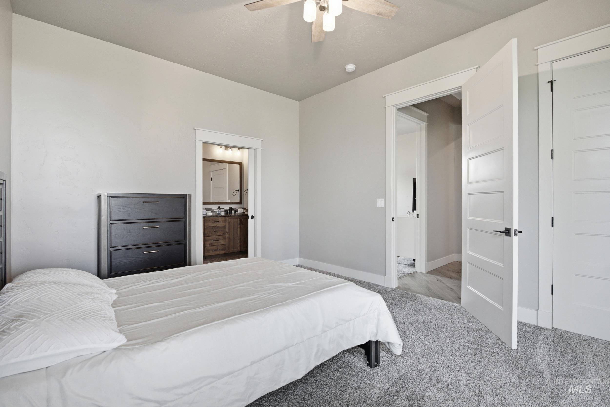 25498 Havard Oak Pl, Caldwell, Idaho 83607, 4 Bedrooms, 2.5 Bathrooms, Residential For Sale, Price $1,149,900,MLS 98996473
