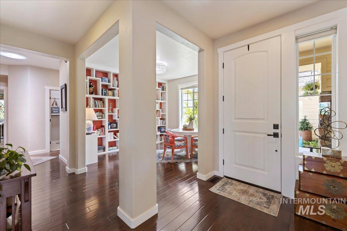 18597 N Goldenridge Place, Boise, Idaho 83714, 4 Bedrooms, 2.5 Bathrooms, Residential For Sale, Price $711,000,MLS 98996476