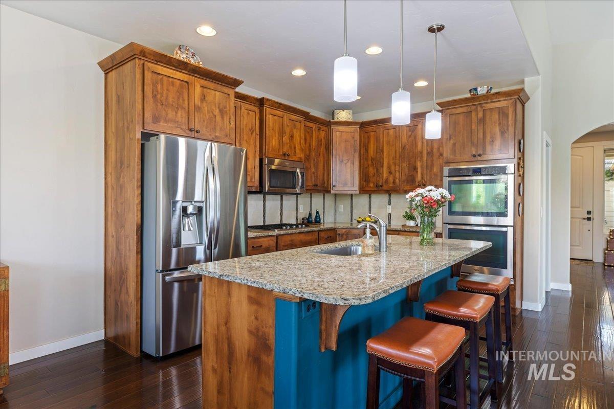 18597 N Goldenridge Place, Boise, Idaho 83714, 4 Bedrooms, 2.5 Bathrooms, Residential For Sale, Price $711,000,MLS 98996476
