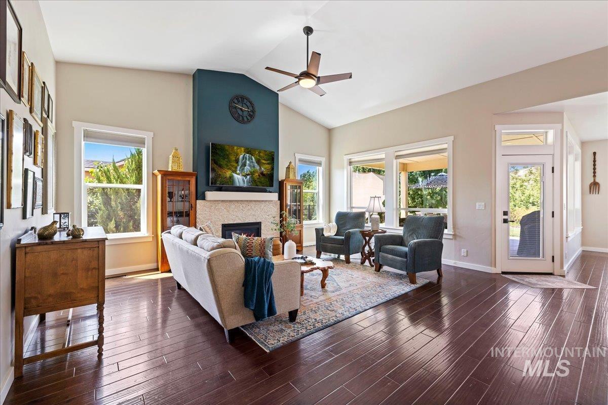 18597 N Goldenridge Place, Boise, Idaho 83714, 4 Bedrooms, 2.5 Bathrooms, Residential For Sale, Price $711,000,MLS 98996476