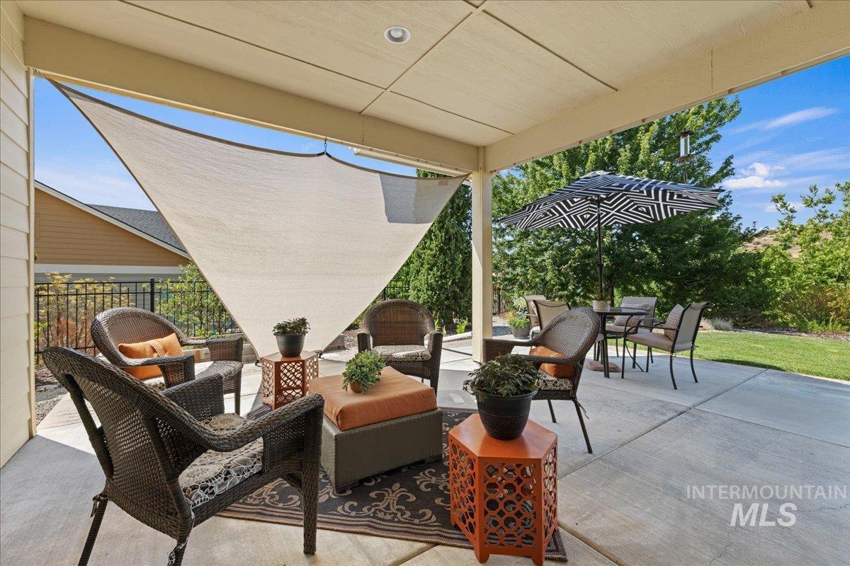 18597 N Goldenridge Place, Boise, Idaho 83714, 4 Bedrooms, 2.5 Bathrooms, Residential For Sale, Price $711,000,MLS 98996476